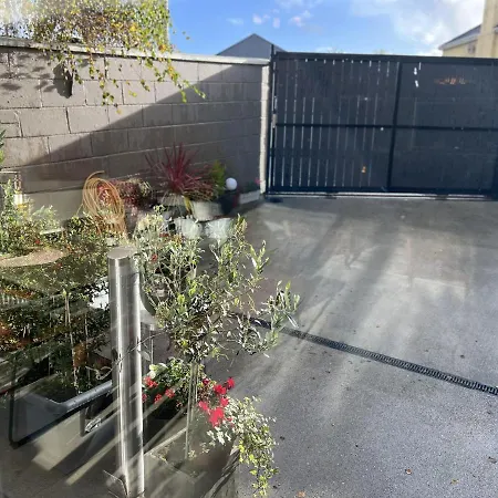 4 Bed House Sleeps 7 - Parking Garden Wifi * קיל איירן