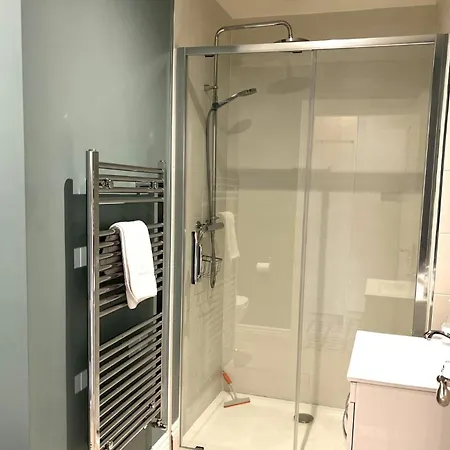 度假居 4 Bed House Sleeps 7 - Parking Garden Wifi 基拉尼