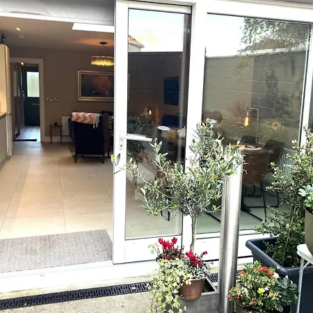 Casa de Férias 4 Bed House Sleeps 7 - Parking Garden Wifi