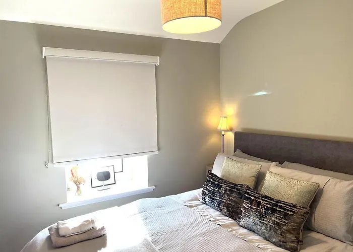 4 Bed House Sleeps 7 - Parking Garden Wifi * Killarney