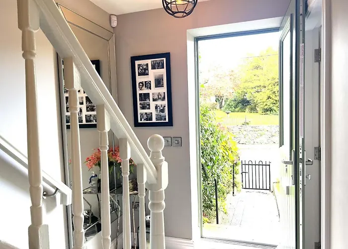 4 Bed House Sleeps 7 - Parking Garden Wifi Killarney