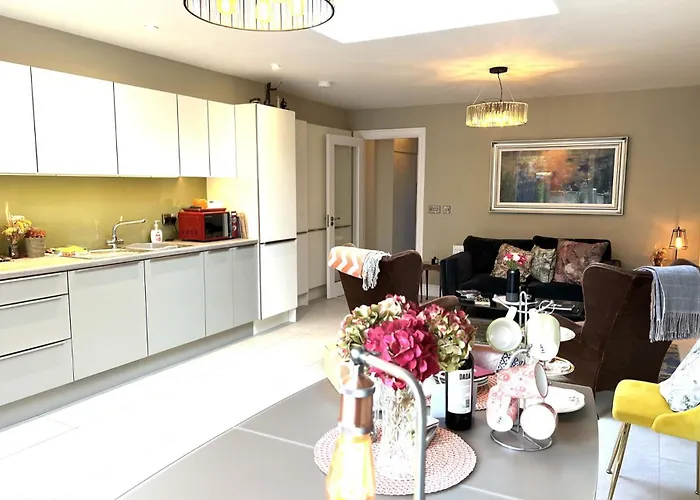 4 Bed House Sleeps 7 - Parking Garden Wifi 度假居 基拉尼