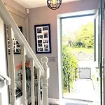 4 Bed House Sleeps 7 - Parking Garden Wifi 基拉尼
